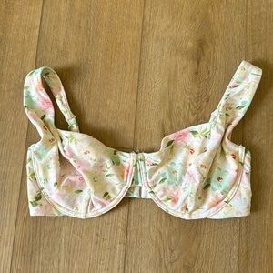 Abercrombie & Fitch curve love floral bikini top